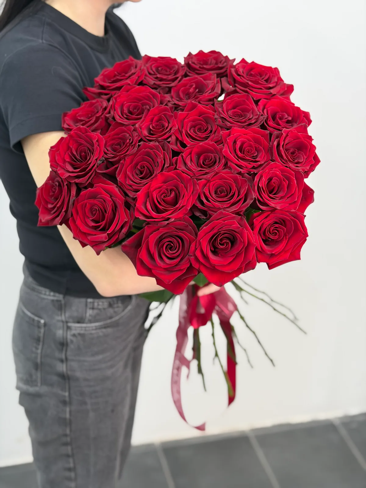 Букет из 25 красных роз